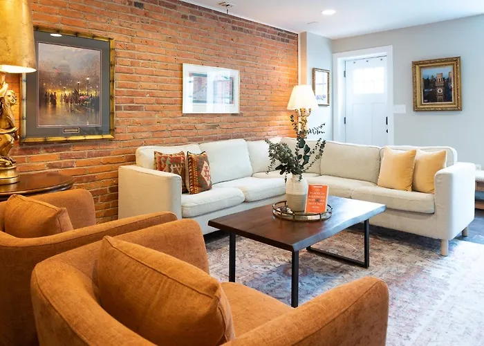 Luxury Federal Hill Home With Rooftop & 4 Parking Spots